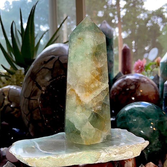 🔥SALE🔥 Green Fluorite Crystal Tower With Sparkles! - Picture 1 of 11